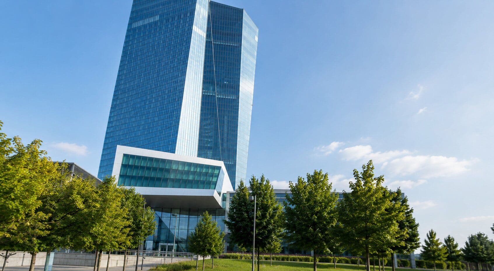 ECB Climate Disclosures Show Continued Emissions Decline Across Portfolios