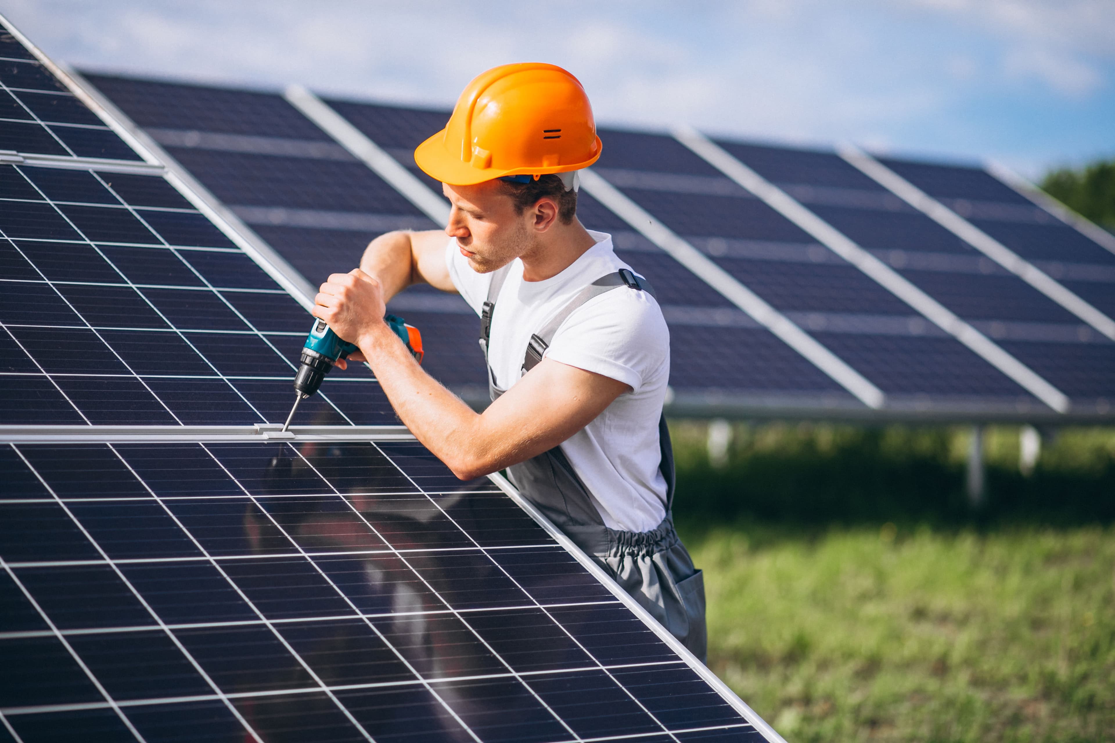 Badeel, ACWA Power Invest in 3 Saudi Solar Projects