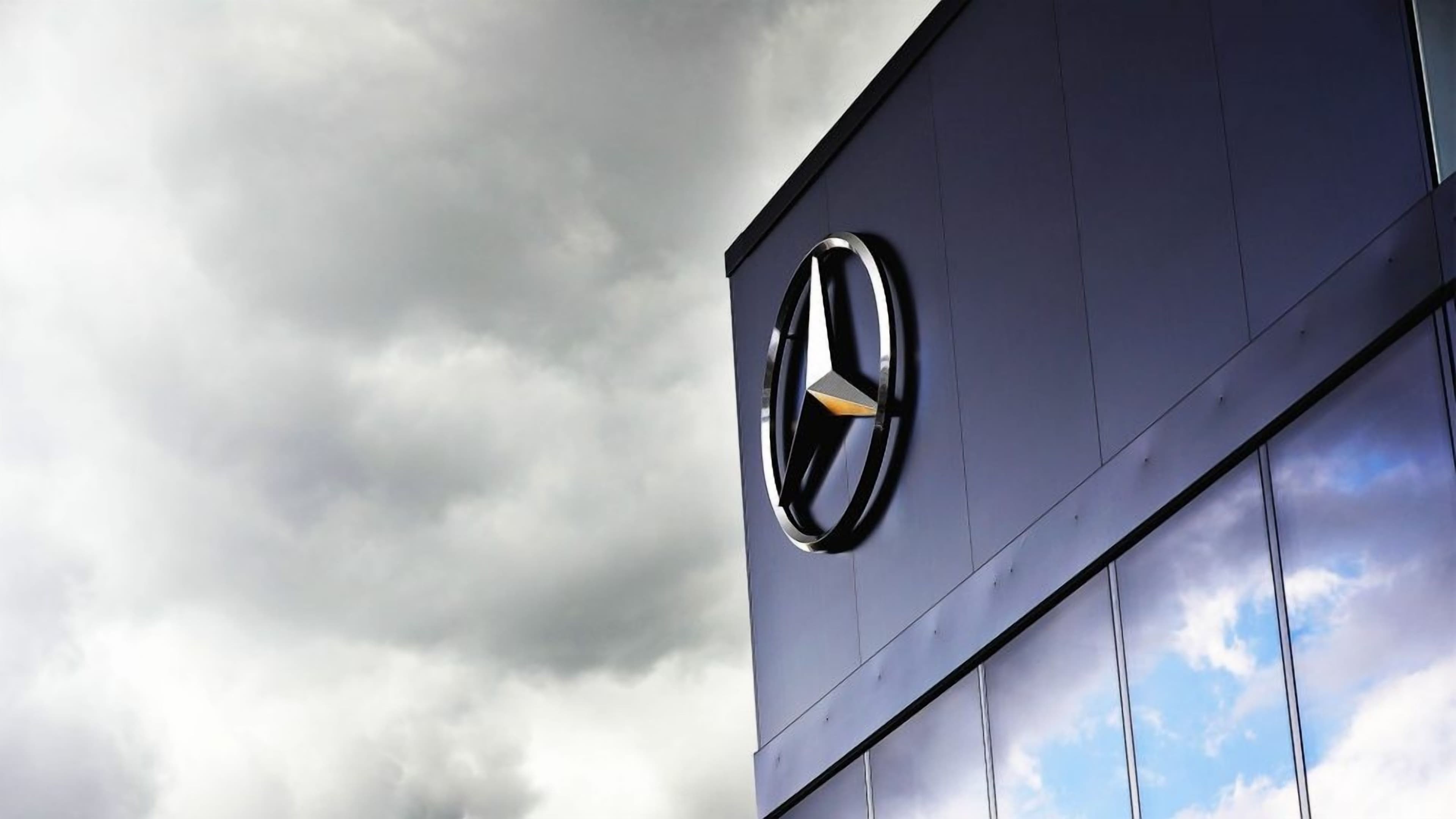 Mercedes Become First Global Sports Team to Invest in Sustainable Aviation Fuel