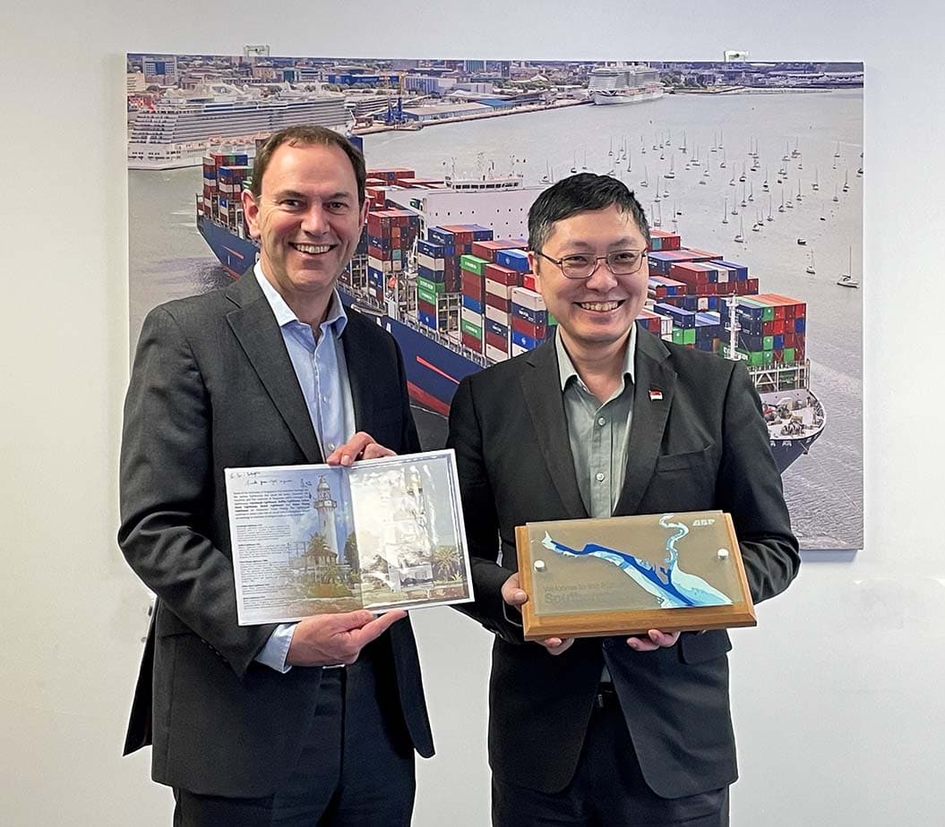 Southampton, Singapore Target Green Shipping