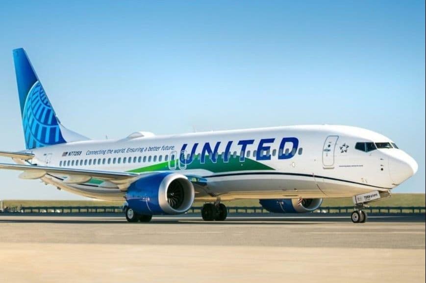 United Airlines just became the first airline to operate a passenger flight using 100% sustainable aviation fuel